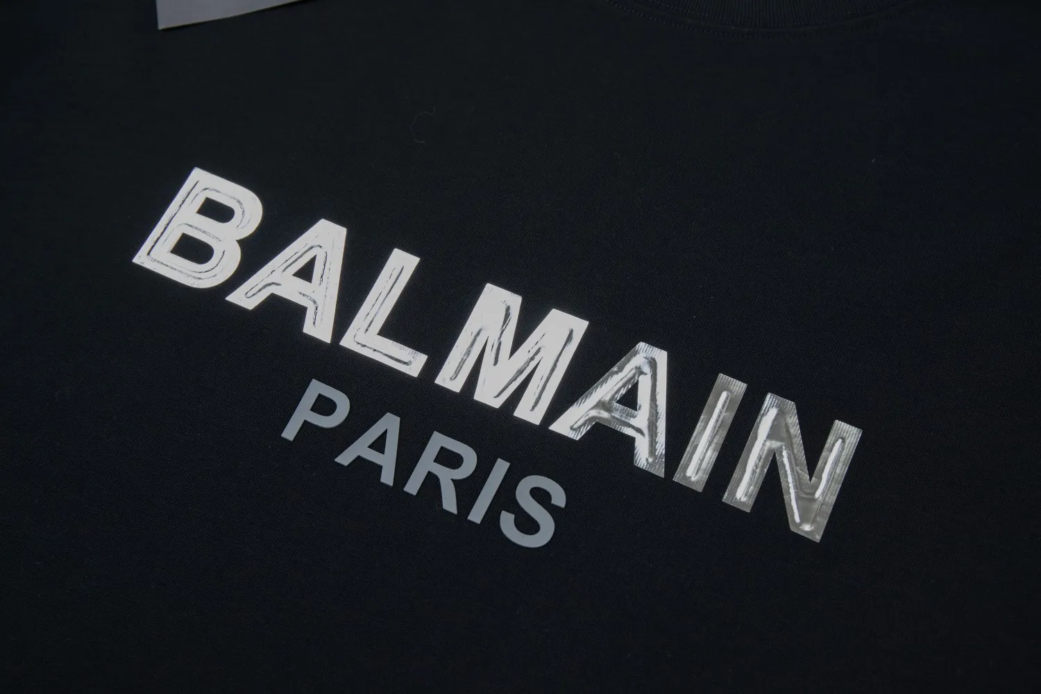 High Quality BALM 🆕Classic logo letter pattern short sleeves, official website synchronization, pure cotton fabric at the counter! Comfortable against the skin, durable and easy to wear, Classic simple logo design, meticulous original craftsmanship, customized G dyed fabrics in the same vat, very comfortable to the touch, latest brick cabinet synchronization, OS off-shoulder style, fashionable and individual, super Versatile, a good-looking one, very suitable for both men and women, a must-have style, tag, collar label, washed wheat, complete with three labels, Black.White 2️⃣ color S M L XL